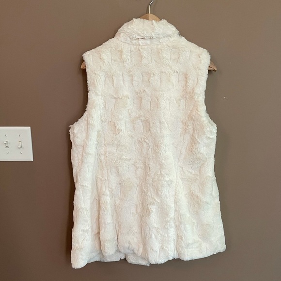 Adrienne Landau Faux Fur‎ Vest Cream Size Large - Picture 7 of 11